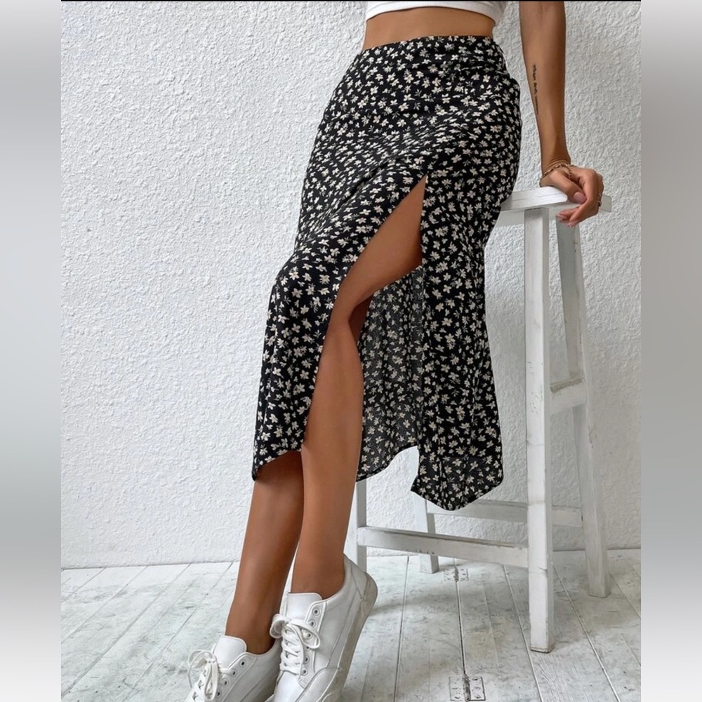 Princess Polly skirt with slit